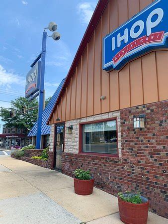 2526 university blvd|IHOP (Wheaton)